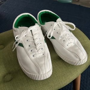Tretorn comfort insole system white sneakers 11m tennis shoes Kelly green court